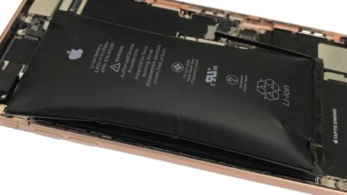 iPhone修理の失敗例：バッテリーを膨張させた