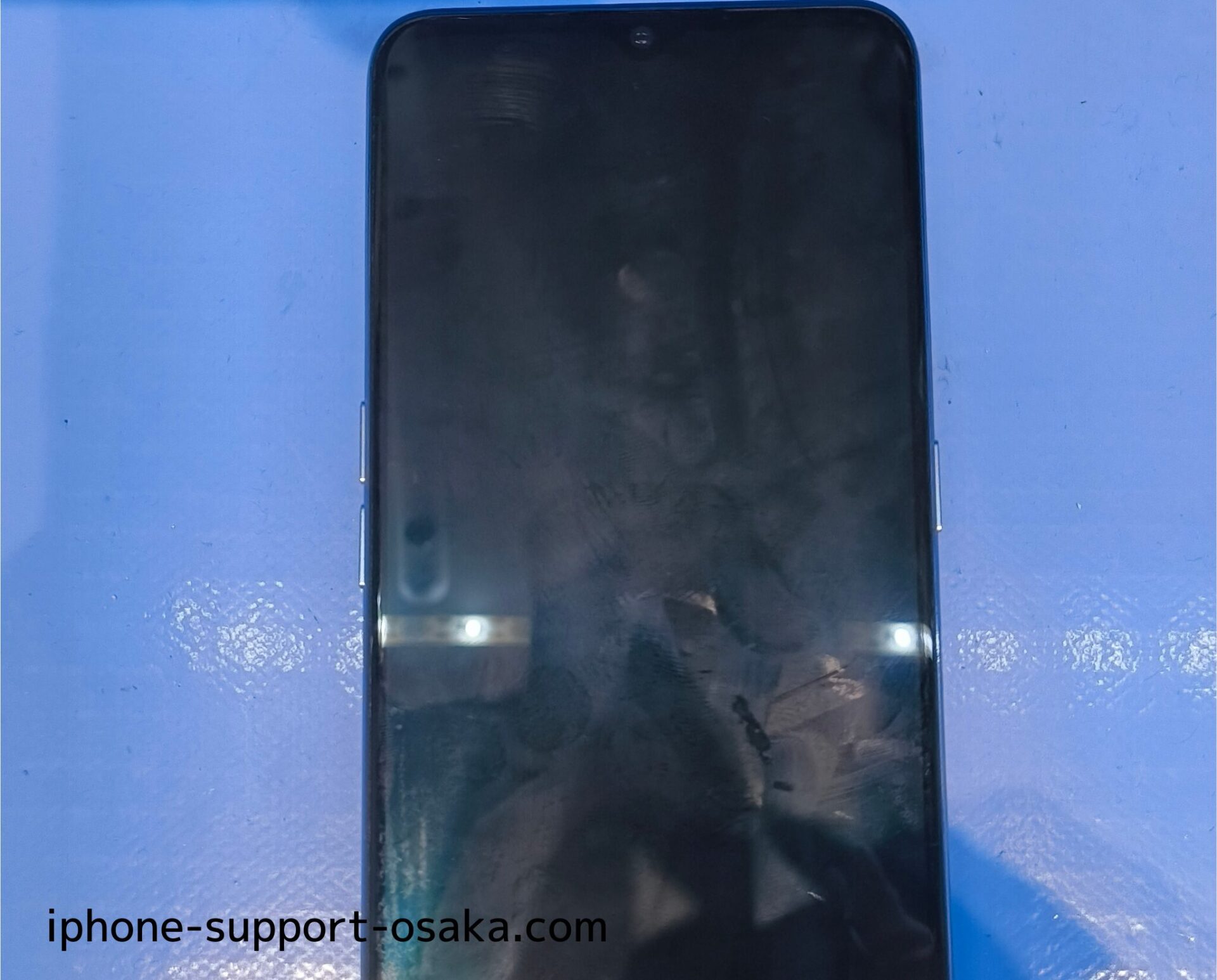 Oppo Reno3 A 修理前の状態です。