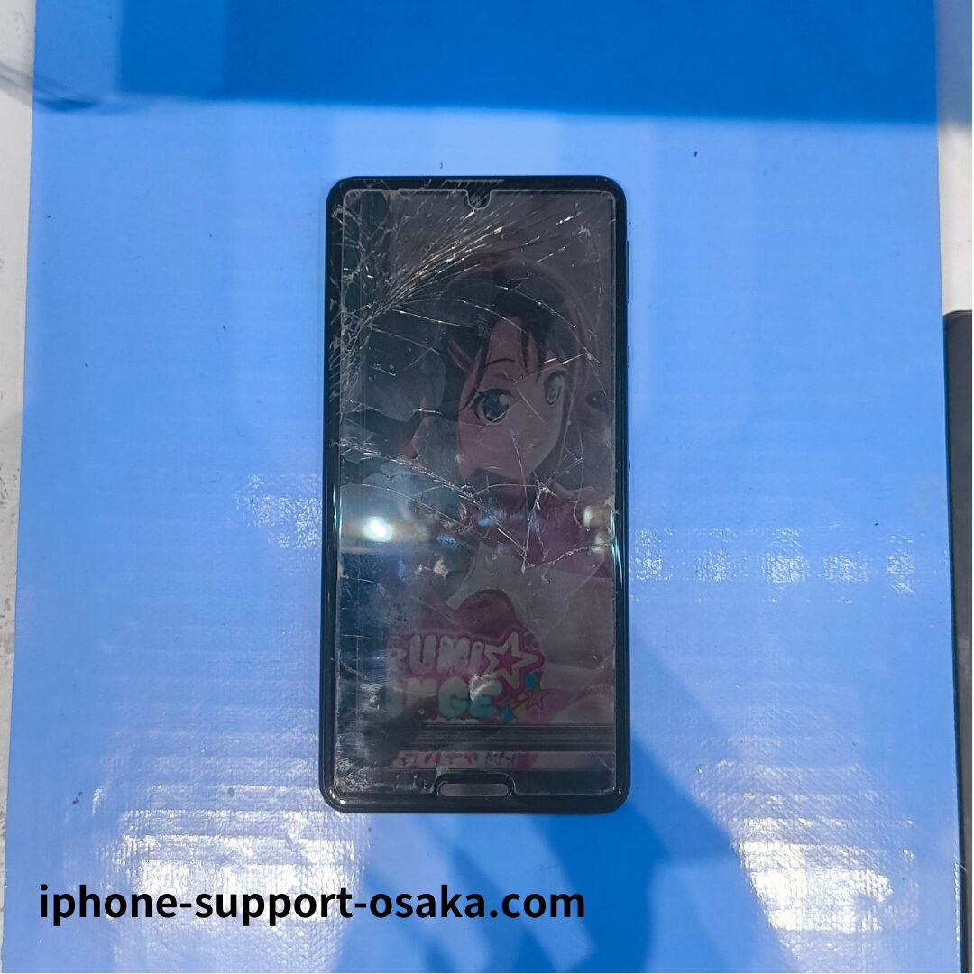AQUOS Sense 5G 修理前の状態です。