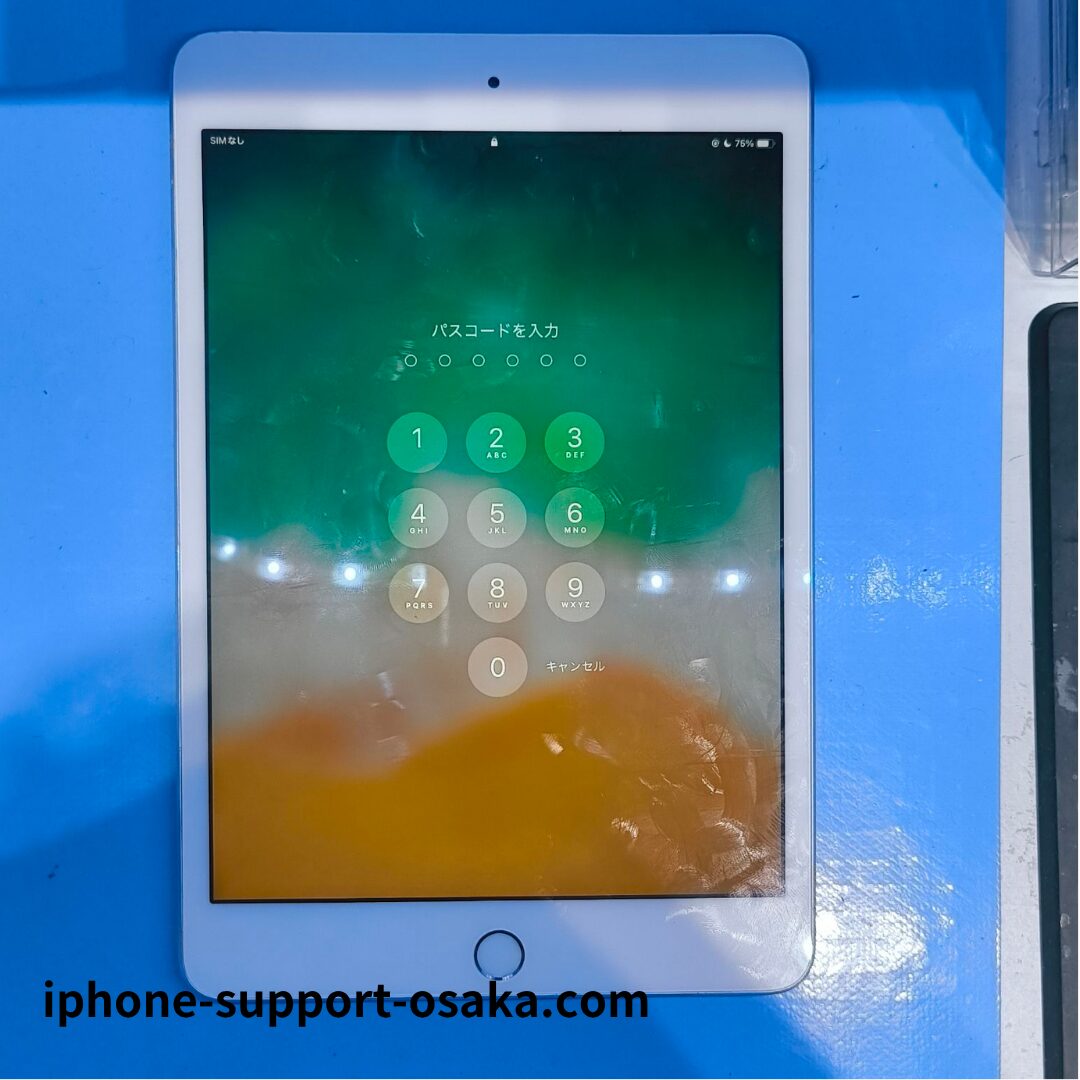 iPad修理前の状態です。