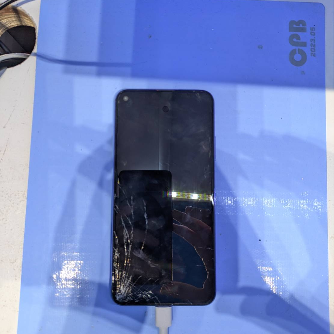 Huawei nova 5t 修理前の状態です。