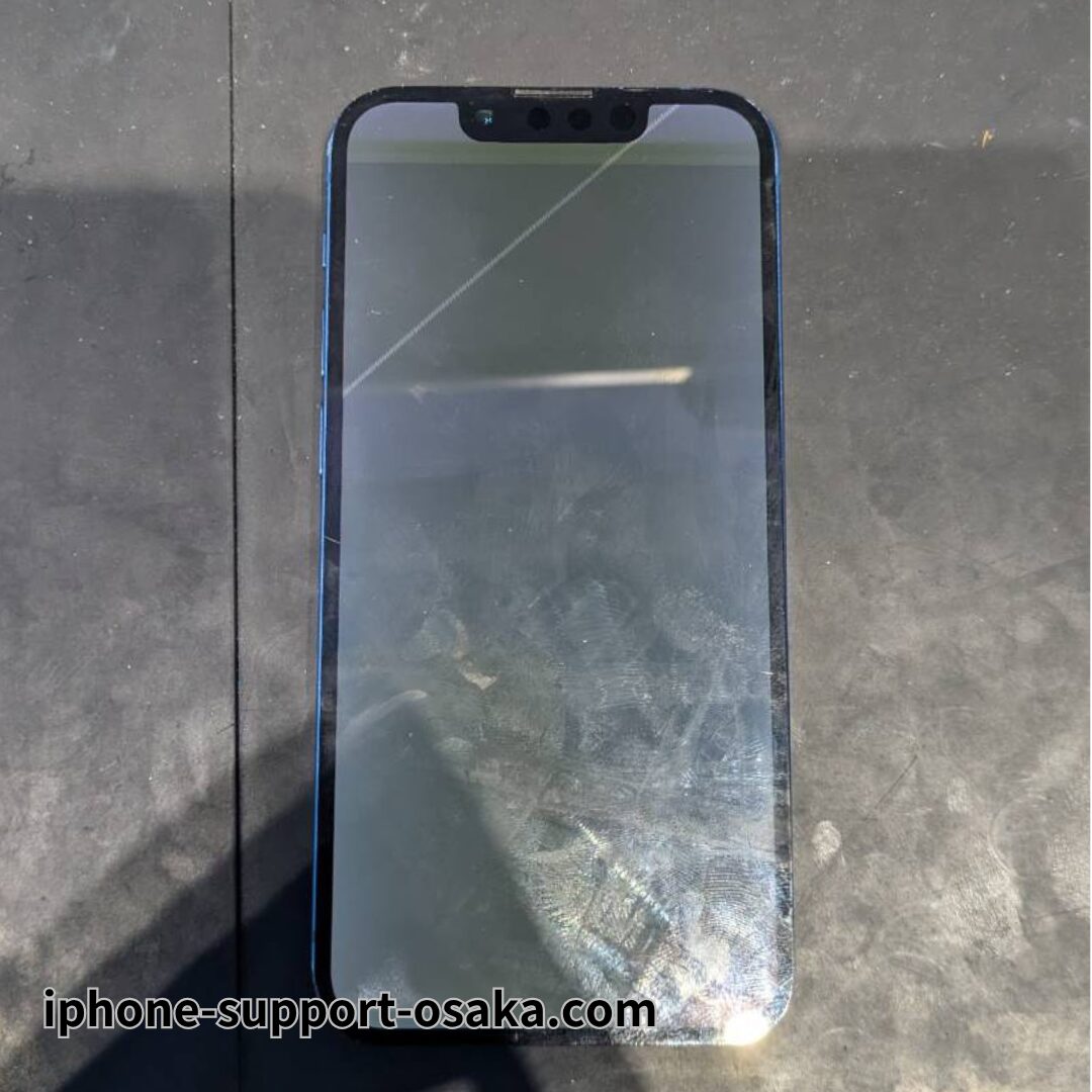 iPhone 13 mini 修理前の状態です。